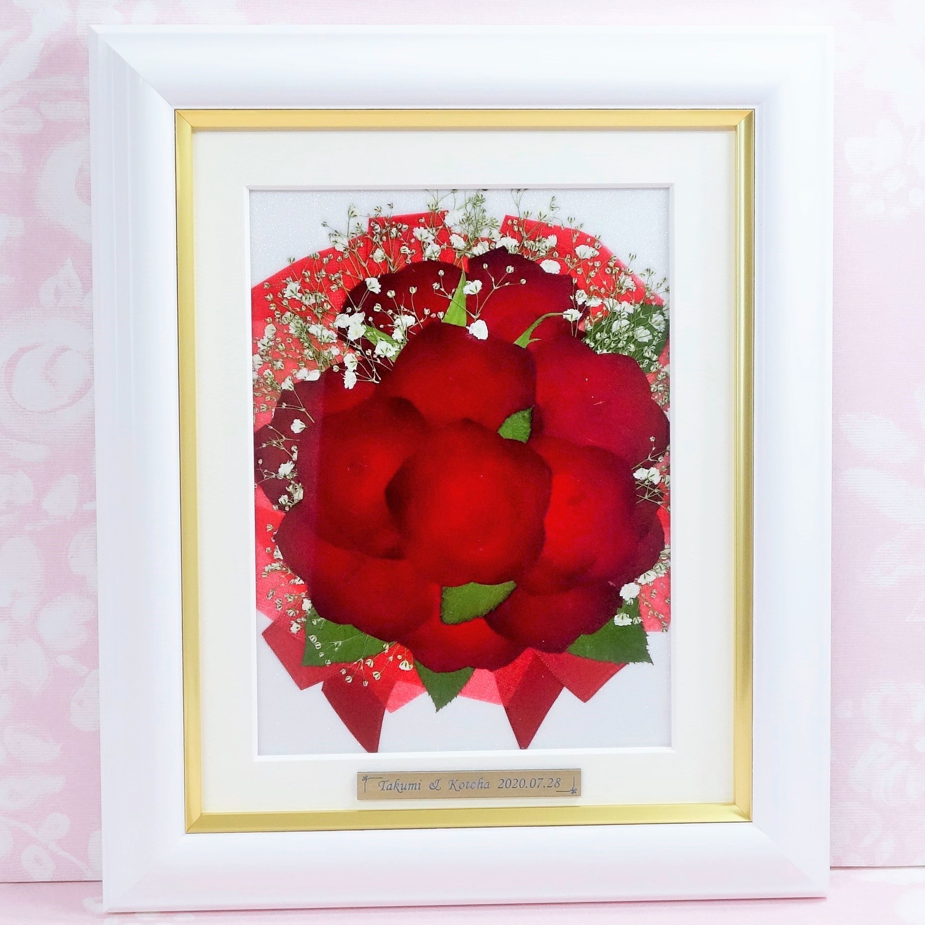 プロポーズの赤バラとかすみそうの花束を押し花に保存加工