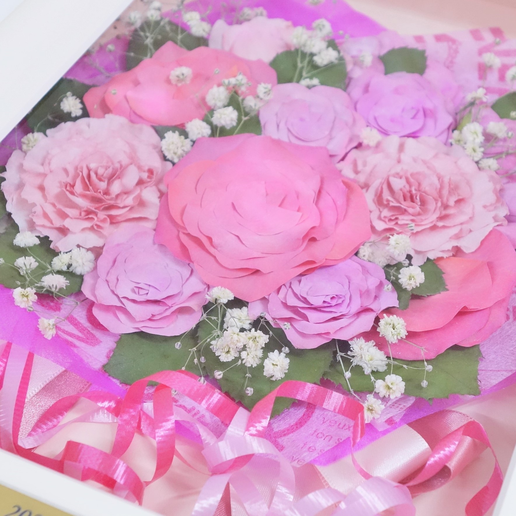 記念日のピンクバラやカーネーション かすみそうの花束を３d押し花に保存加工
